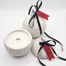 Sviečka Christmas Bauble Charming - Biela / Strieborná / Zimné Kúzlo